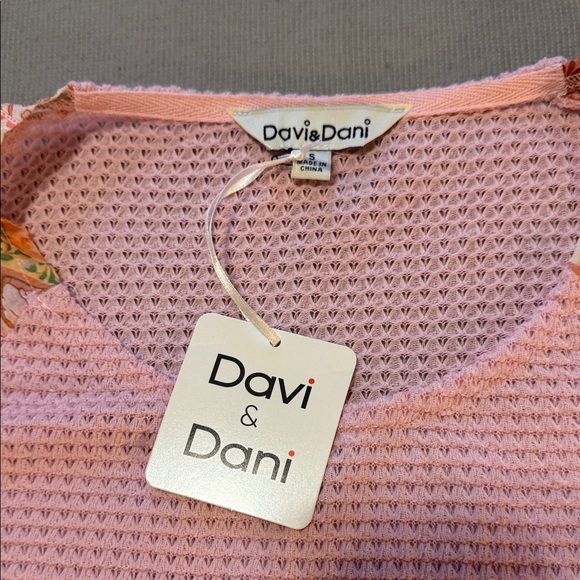 DAVI & DANI Pink and Yellow Floral Top - Picture 2 of 5